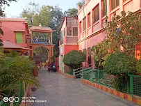 Courtyard walkway at Bharat Sevashram Sangha Prayagraj